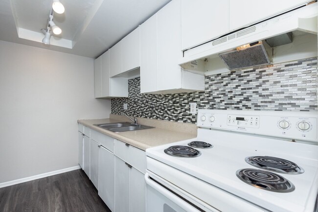 Photo - 809 N Dexter St Unit 404