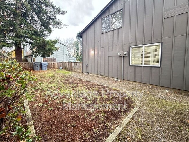 Photo - 1765 NW Grant Ave