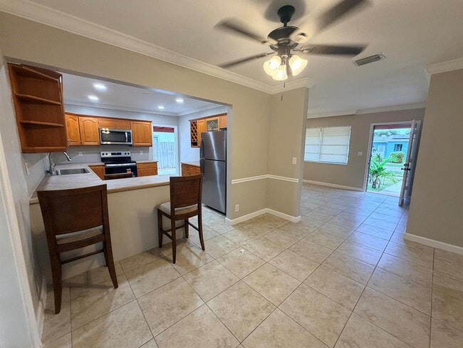 Photo - 121 N 12th St