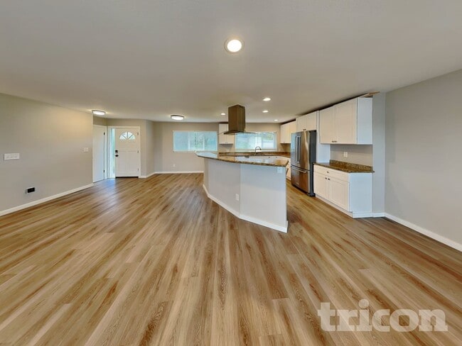 Photo - 8918 Erie Ave NW