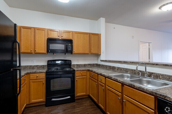 B1 2BR, 2BA - 1,064SF - Kitchen