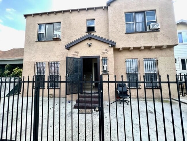 Photo - 1252 E 25th St Unit 1252