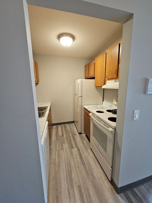 Riverwood Apartments