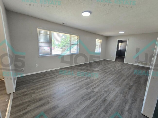 Photo - 3606 Oakhurst Dr