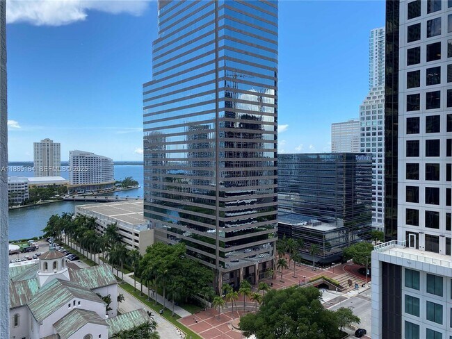 Photo - 500 Brickell Ave Unit 1908