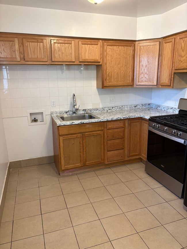 Photo - King3824 Unit 3828