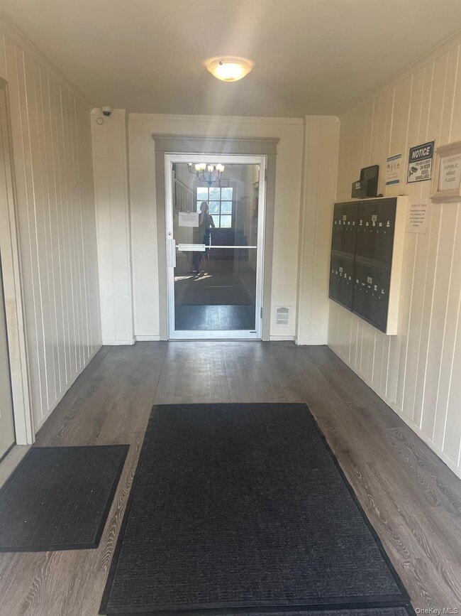 Photo - 185 E Lake Blvd Unidad #1