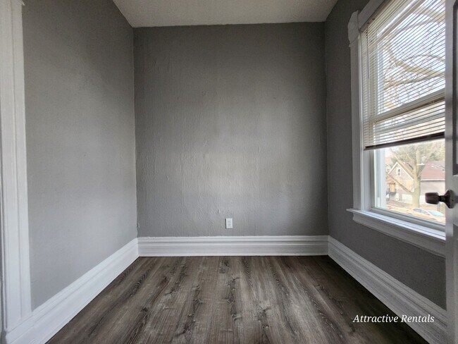 Photo - 7636 S Drexel Ave Unit 2