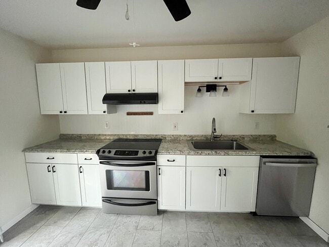 Photo - 25A Pine Ln Unit 25A Pine Lane Apt 7