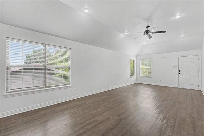 1217 N Stephens Ave