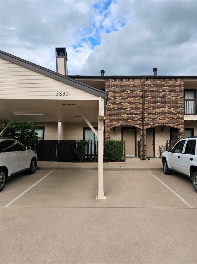 Photo - 3835 Tanglewilde St Unit 3835