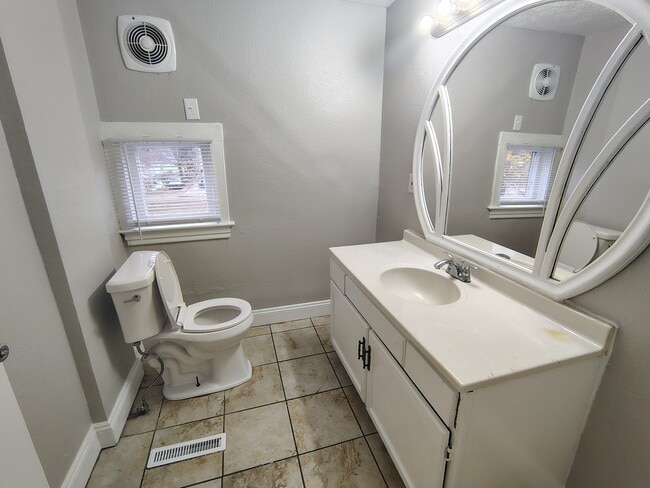 Photo - 2139 10th St