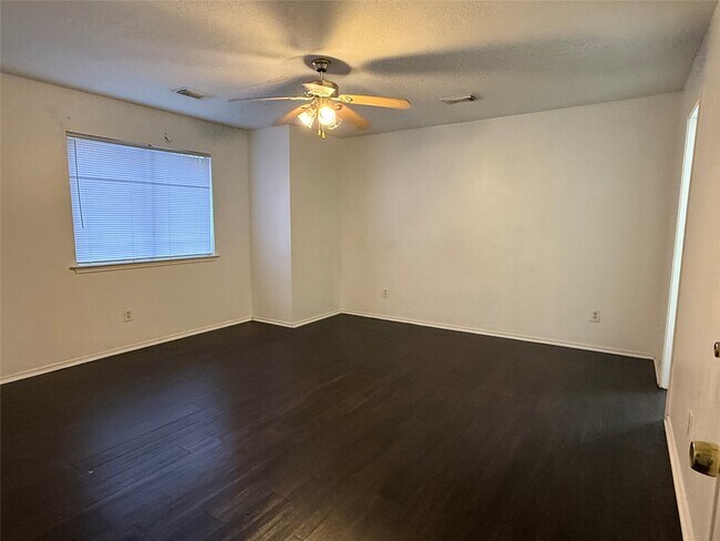 Photo - 5406 Bourgeois Rd