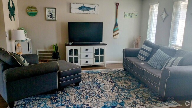 Building Photo - Charming 3BR House in Holiday
