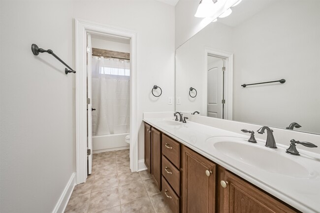 Building Photo - 3077 Dee's Cir