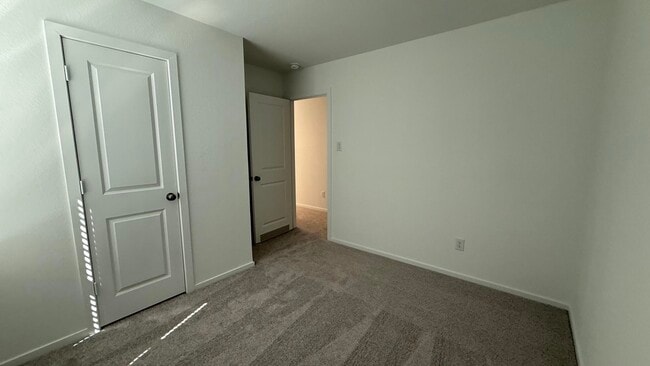 Photo - 913 Pertuso Ln