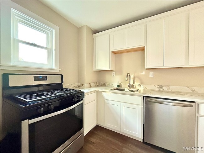 Building Photo - 460 Rhode Island St Rental