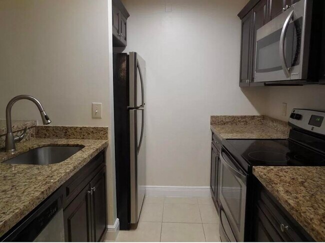 Building Photo - 913 Meadows Cir Rental