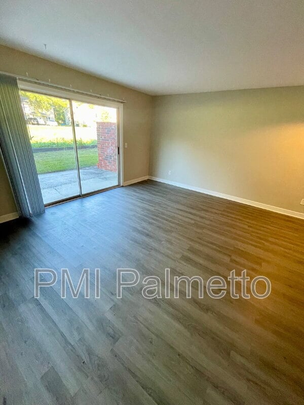 Photo - 718 Augusta St Unidad G