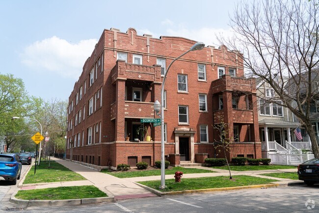 Building Photo - Lakeview / Southport Corridor - 2 Bed / 1 ... Unit 1517-1 Rental