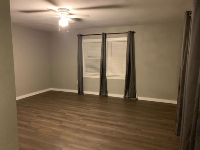 Photo - 815 Live Oak St