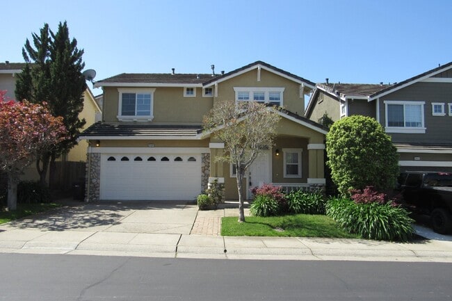 Building Photo - Beautiful 3 Bed/2.5 Bath Single Family in Highly Desirable Castro Valley Neighborhood