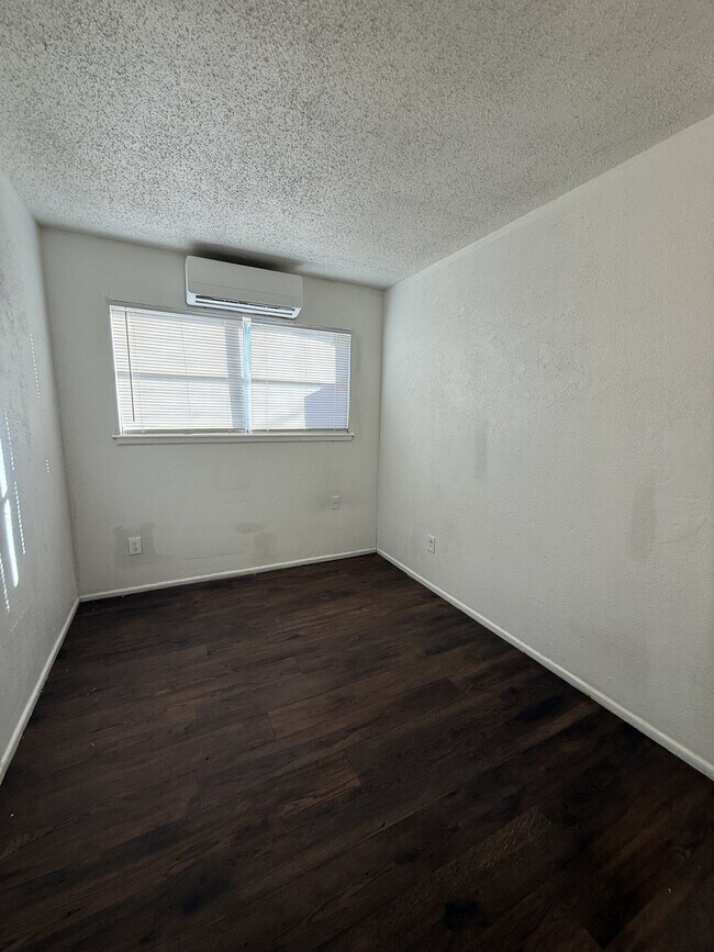 Photo - 824 Vanda Ave