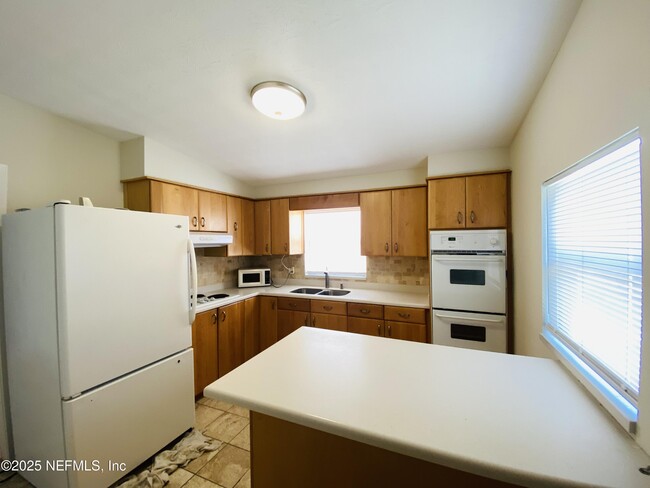Photo - 11303 Americana Ln