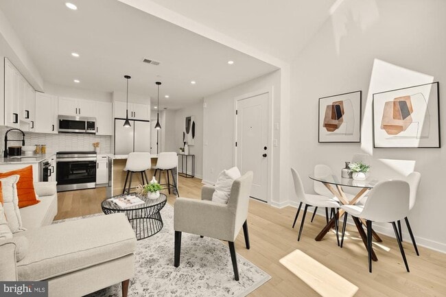 Photo - 2610 41st St NW Unit 5