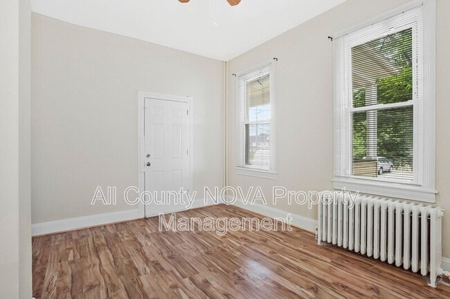 Photo - 305 9th St Unit 2