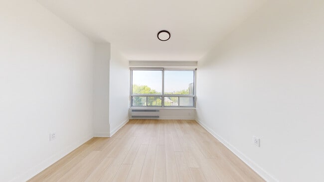 Photo - 5120 Earnscliffe