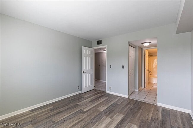 Building Photo - 2885 Palm Beach Blvd Unit 307