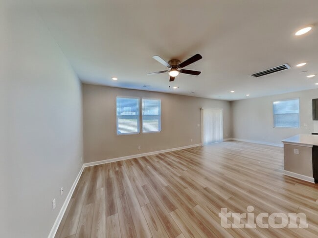 Photo - 251 W Millbrook Dr