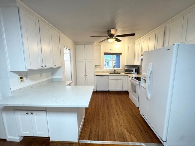 Photo - Great shape Jensen Tract Single Family Home in Livermore ADA Compliant