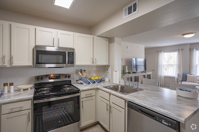 2BR, 2BA - 1008SF - Kitchen