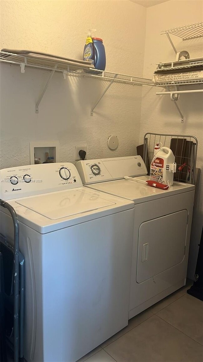 Photo - 4932 Tradewinds Ter