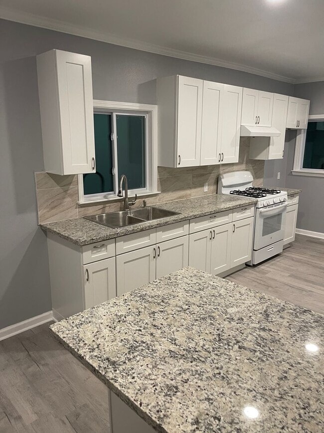 Photo - 3 bedrooms 2 baths - Only $1500 Per Month