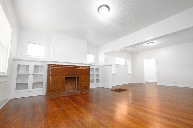 Photo - 323 NW 26th St