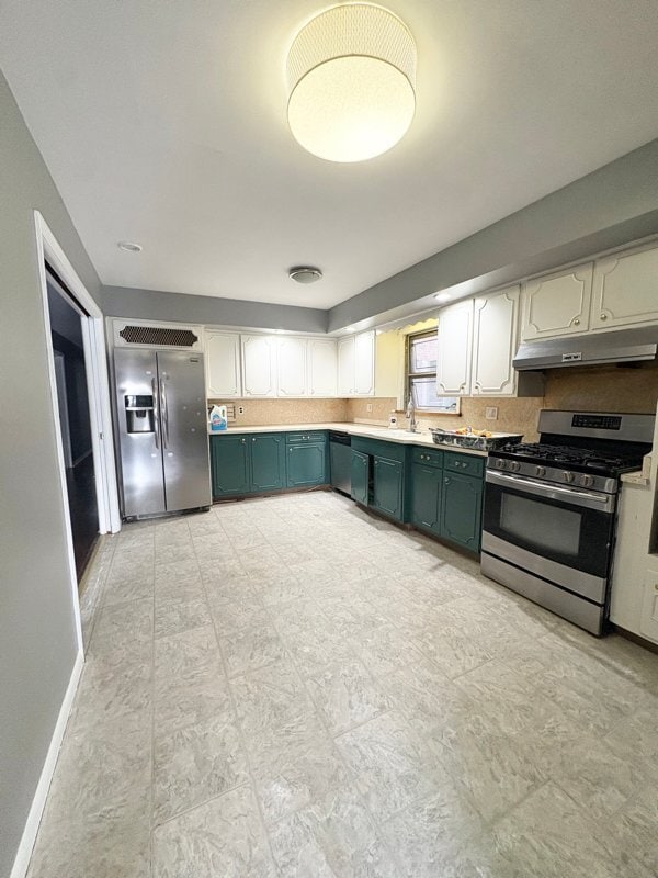 Building Photo - 861 Avenue C