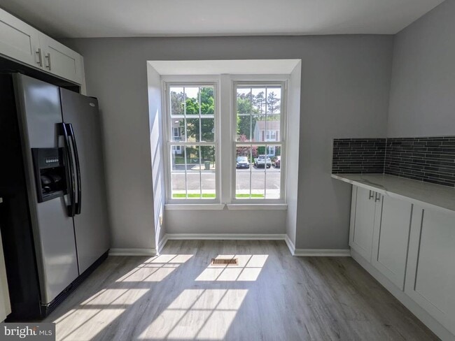 Photo - 70 Dorchester Cir
