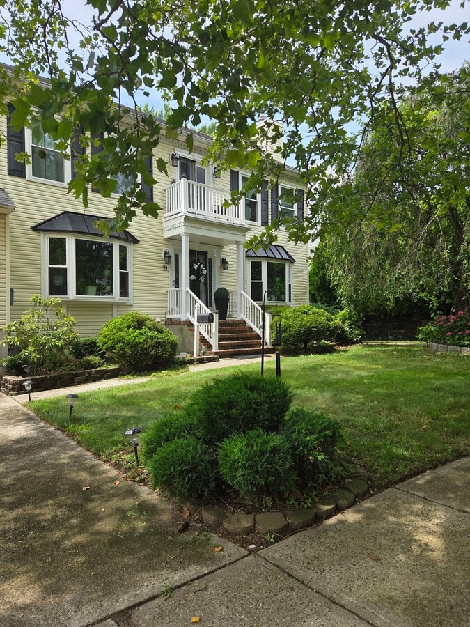 Beautiful, quiet neighborhood - 91 Grand Ave Apartments Unit 91 Grand Avenue Atlantic