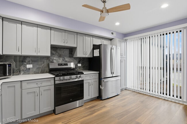 Photo - 777 E Golfview Dr