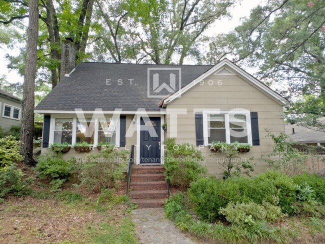 Building Photo - 4-Bed, 2-Bath Cottage in Homewood