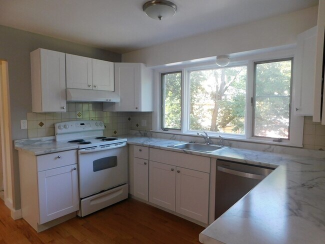 Photo - 64 Brooks Ave Unit 2