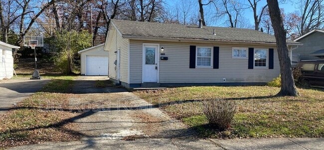 Building Photo - 2102 Piccadilly Ave Rental