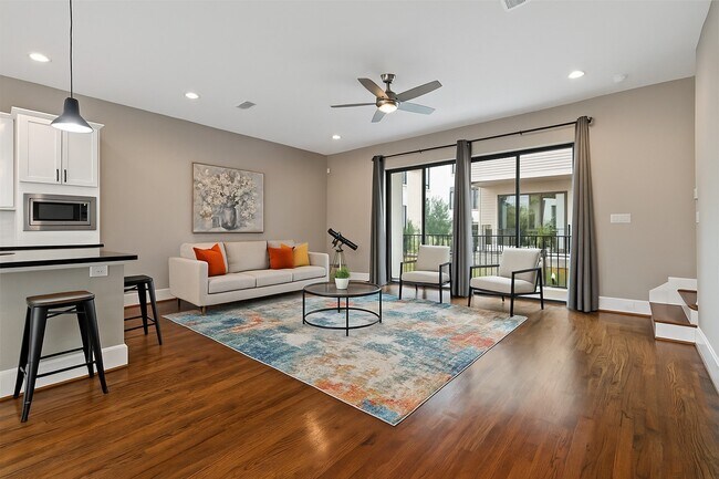 Photo - 808 Paige St