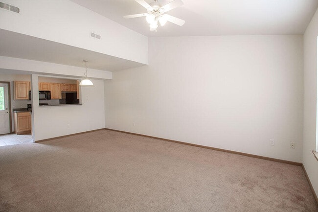 Photo - 2119 N Ballenger Ln