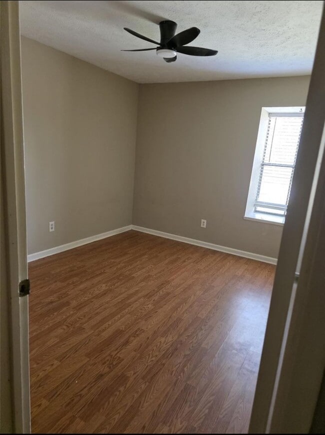 Building Photo - 14319 Whitecross Dr