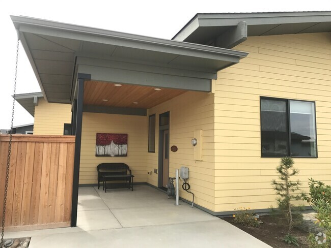 Building Photo - Cute and Cozy ADU in SW Redmond! Rental