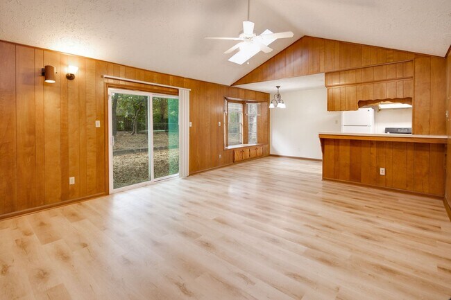 Photo - AUGUST PRE-LEASE! 3 bed, 2 bath home in Eastgate!